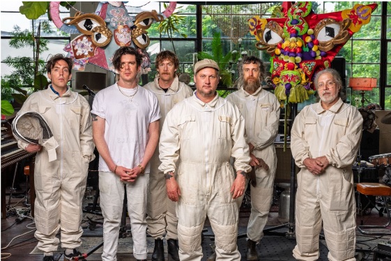 Modest Mouse comparte “Third Side Of The Moon