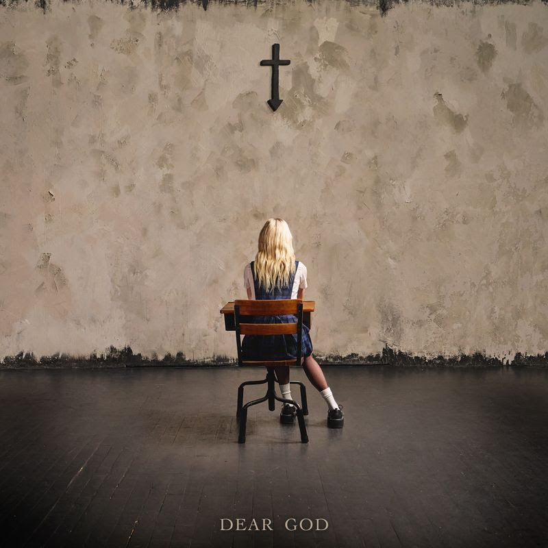 THE PRETTY RECKLESS ESTRENAN SENCILLO DEAR GOD