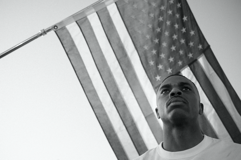 Vince Staples estrena nuevo sencillo y video White Flag