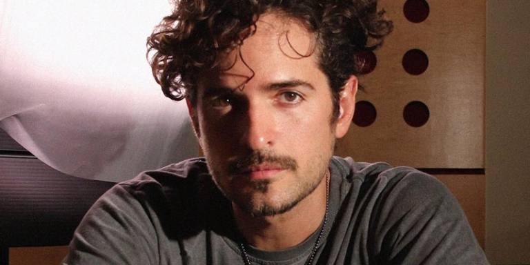 TOMMY TORRES