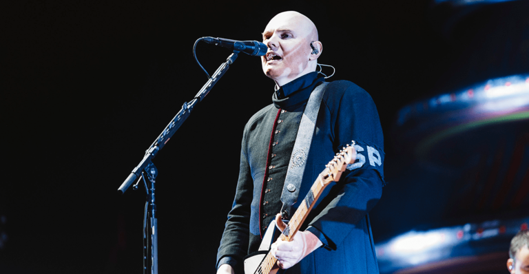 billy-corgan-produce-programa-de-lucha-libre-1120x581