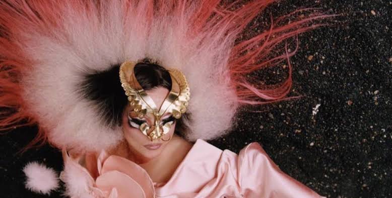 Björk pospone la  transmisión en vivo de Orkestral debido a las nuevas restricciones del coronavirus