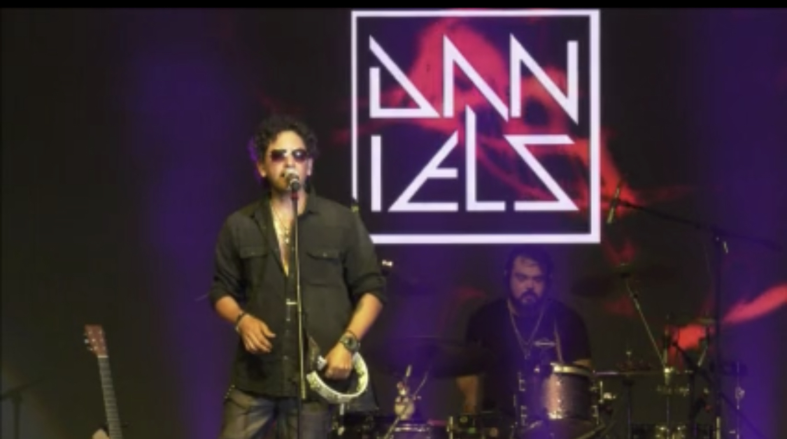 B3AD0722-2A11-445A-94FD-E9F1716AB86D