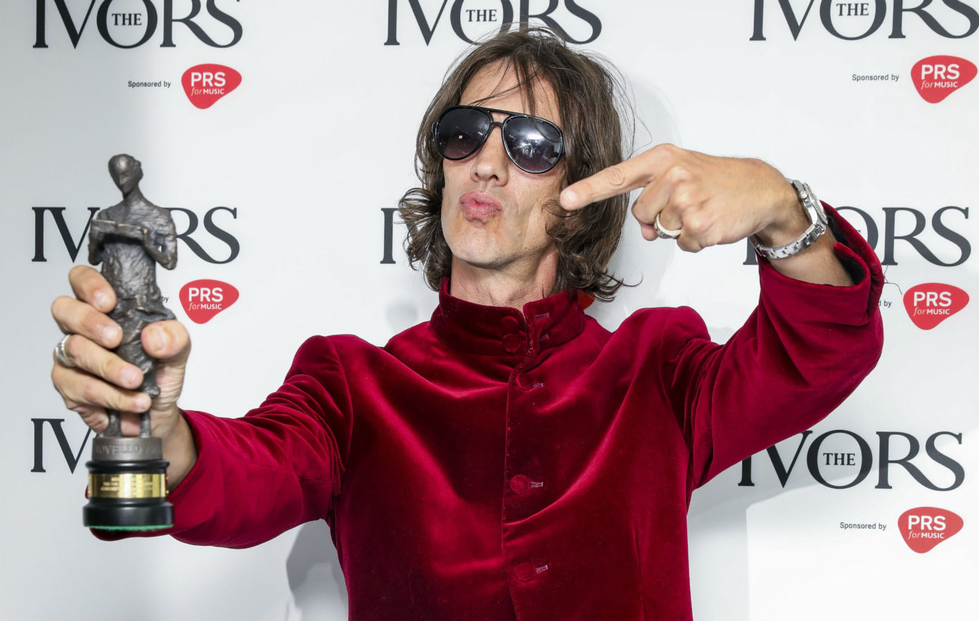 Richard Ashcroft lanzará álbum acústico de sus grandes éxitos