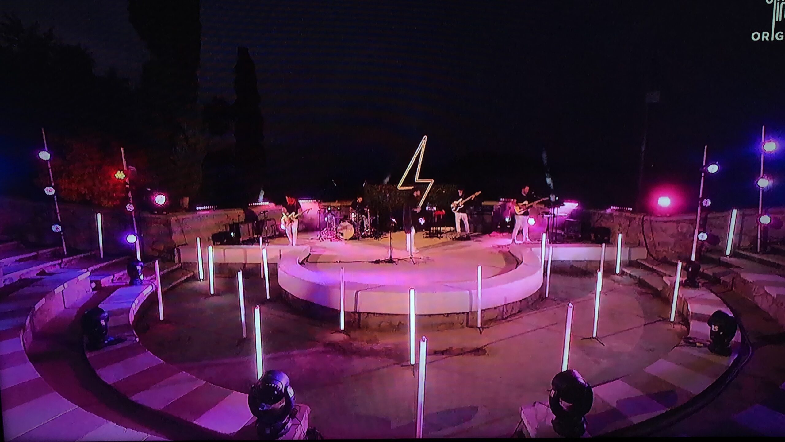 EC10D3AC-C339-4321-80D4-7C387E049913