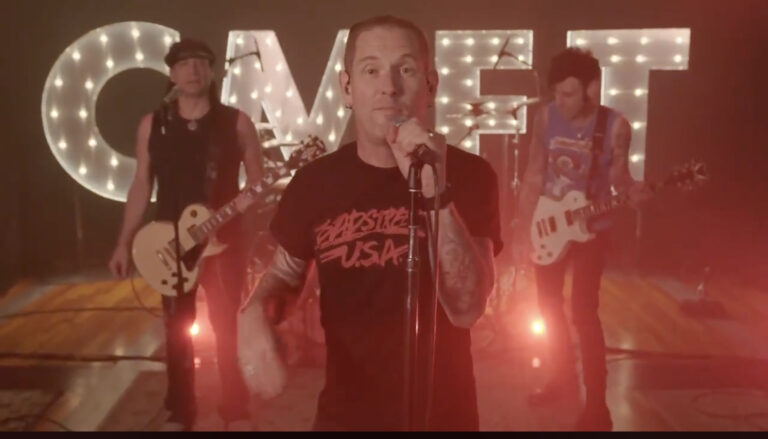Corey Taylor rinde homenaje a Motörhead con su versión de “Ace of Spades”