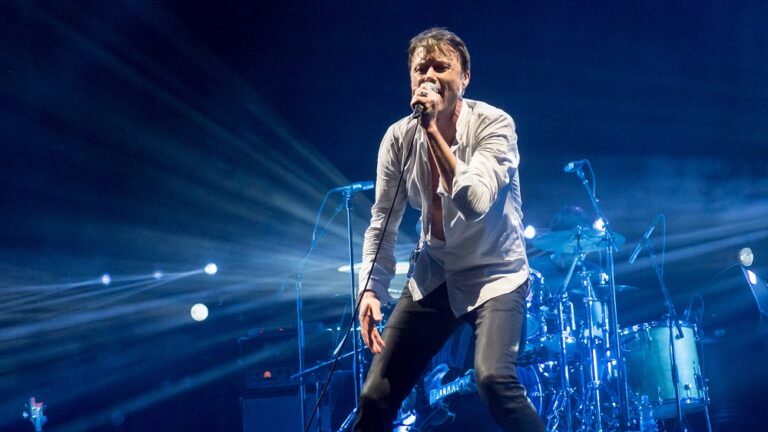 Suede_Live_01