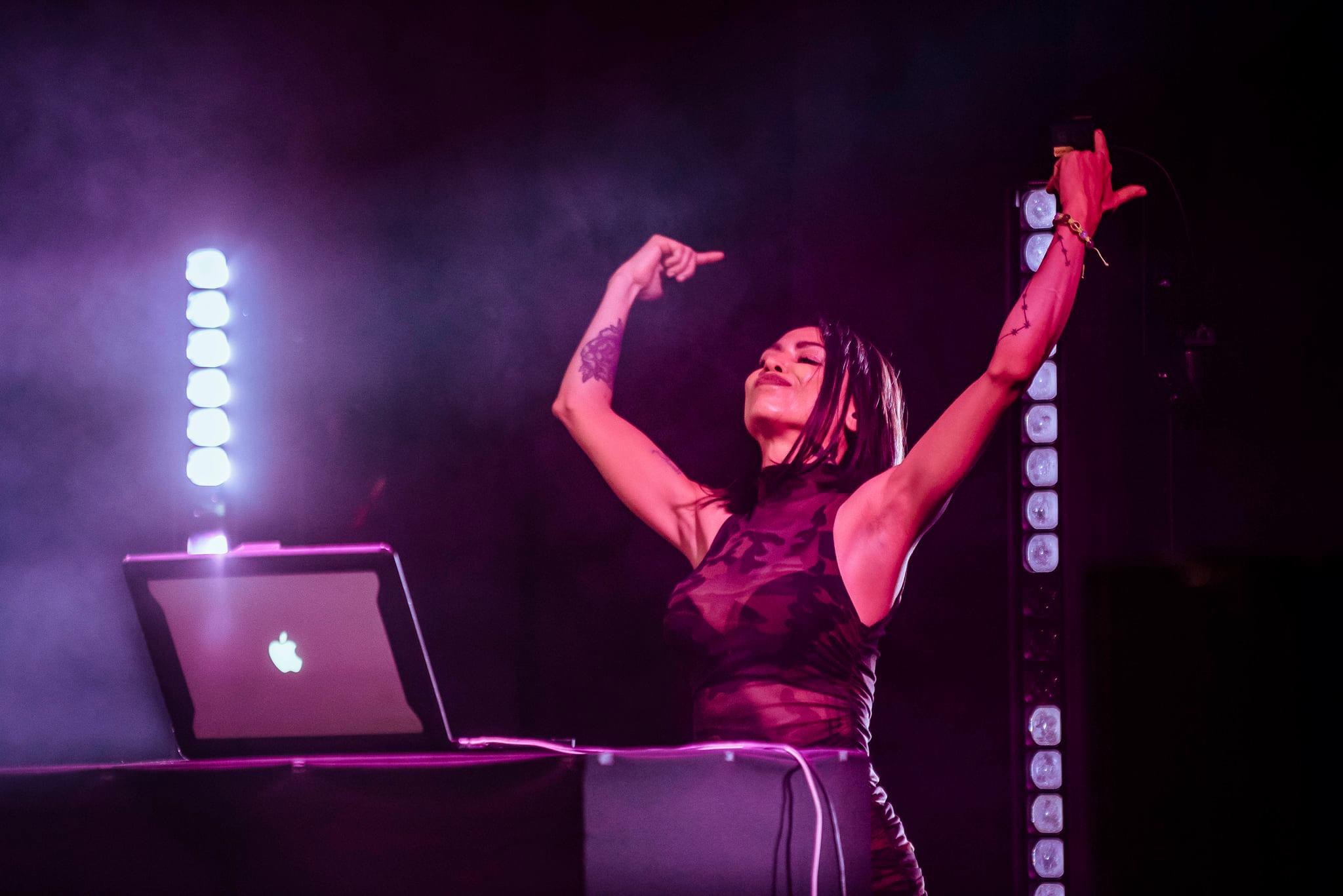 5913BF1E-B2F0-4975-AC74-A76DA2BE75D4