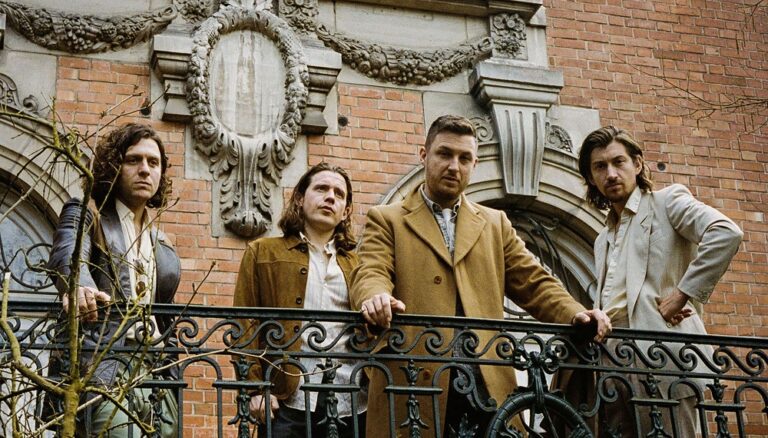 ArcticMonkeys_Band_01
