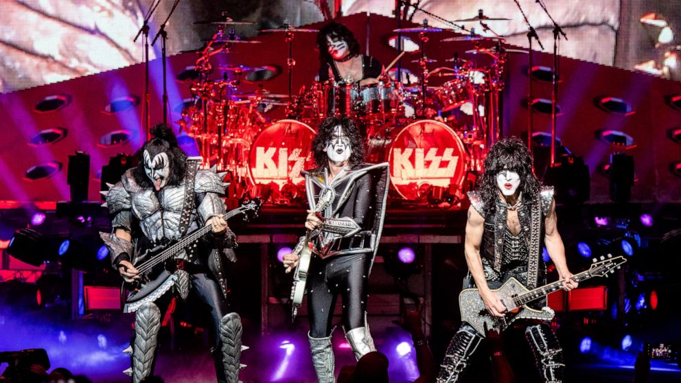 kiss