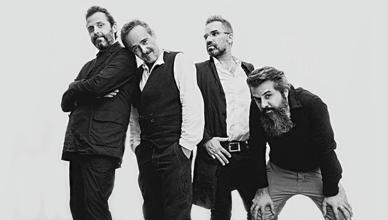 LoveOfLesbian_LosIrrompibles