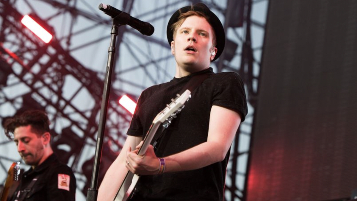 COVID-19 positiva, Fall Out Boy