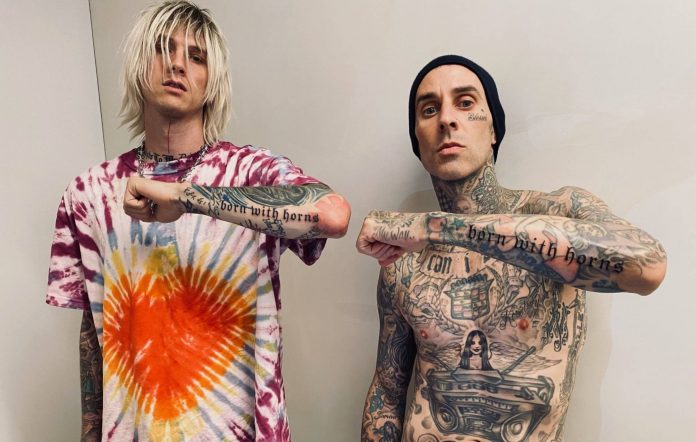 machine-gun-kelly-travis-barker-696x442