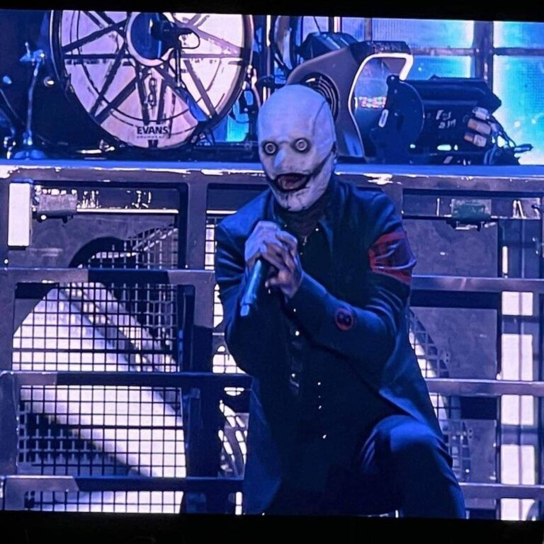 Slipknot: La perturbadora máscara nueva Corey Taylor es presentada en concierto