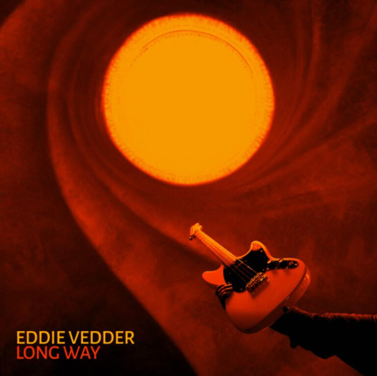 Eddie Vedder presenta su sencillo en solitario Long Way y anuncia próximo álbum
