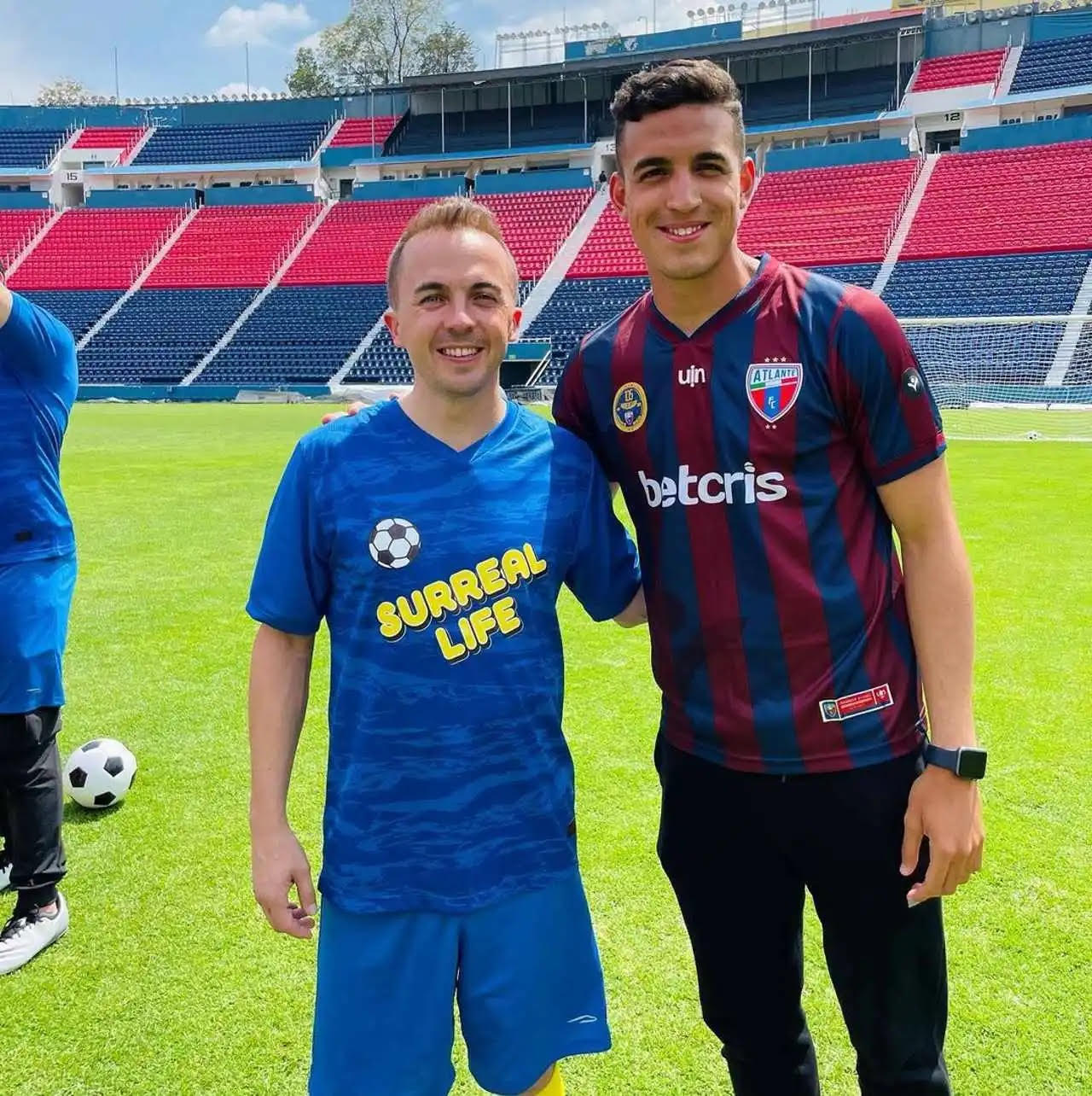 Protagonista de Malcolm visitó la casa del Atlante en la Ciudad de México