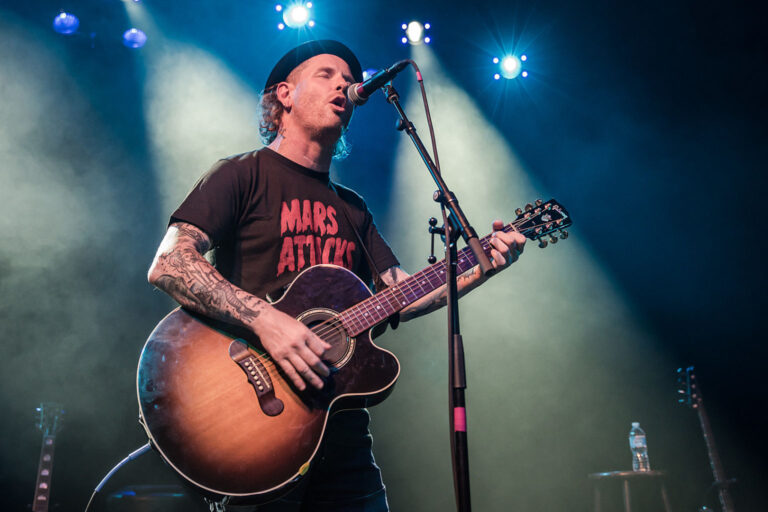 Corey Taylor lanzará un álbum de covers a finales de mes