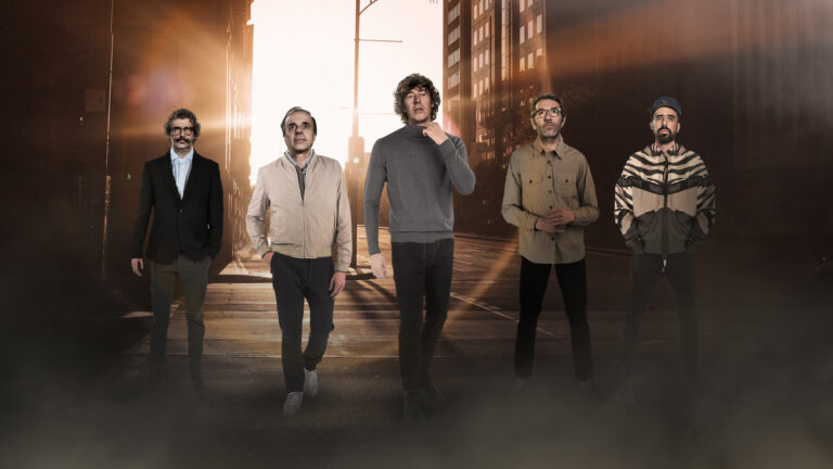 El Cuarteto De Nos sorprende con el estreno de “La Ciudad Sin Alma”