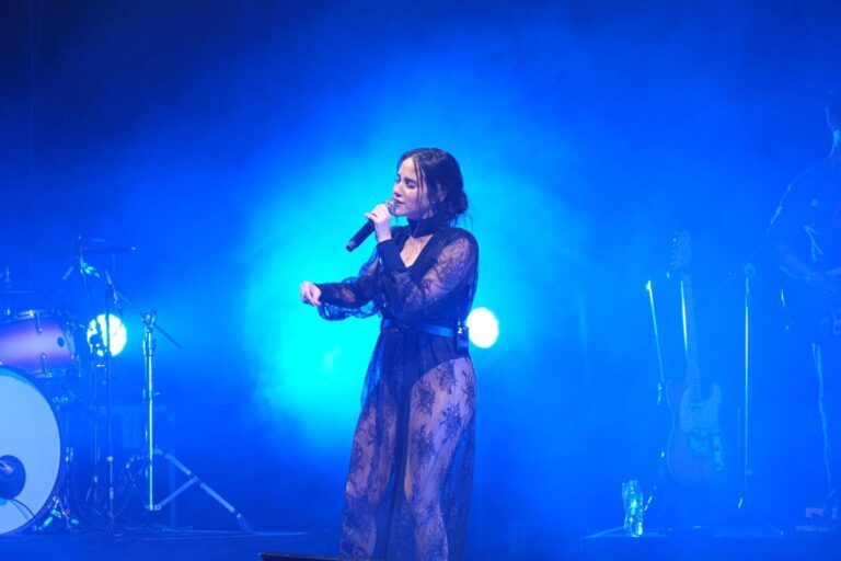 Ximena Sarñana Metropolitan (15)