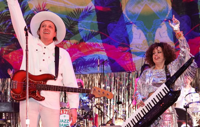 Arcade Fire interpretar nuevas canciones durante el épico concierto de transmisión en vivo de Nueva Orleans