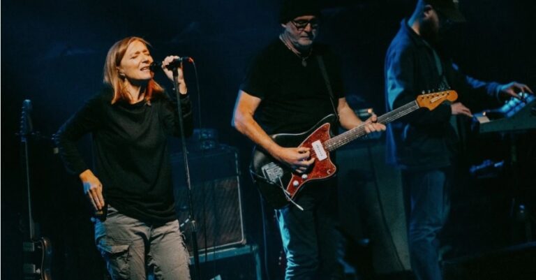 Portishead e IDLES entregan Truth and Fury en el concierto benéfico War Child UK