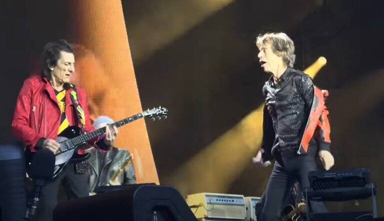The Rolling Stones “versionan” a The Beatles en Liverpool