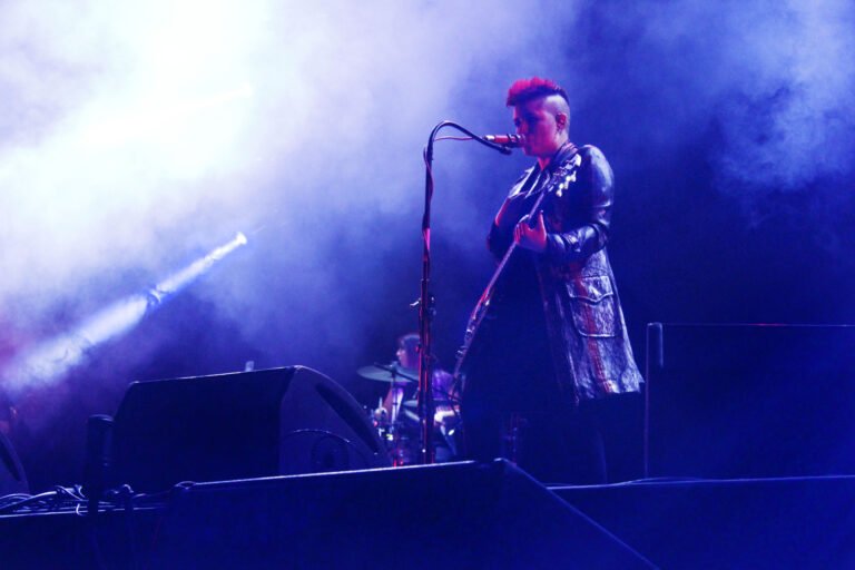 franks white canvas (5)