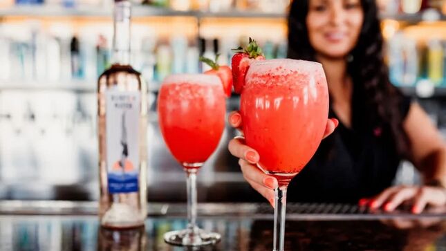 JON BON JOVI SE ASOCIA CON GENE SIMMONS DE KISS (2)