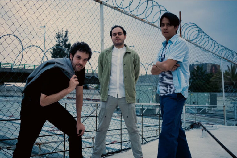 Lo nuevo de Los Blenders suena Demasiado Bien