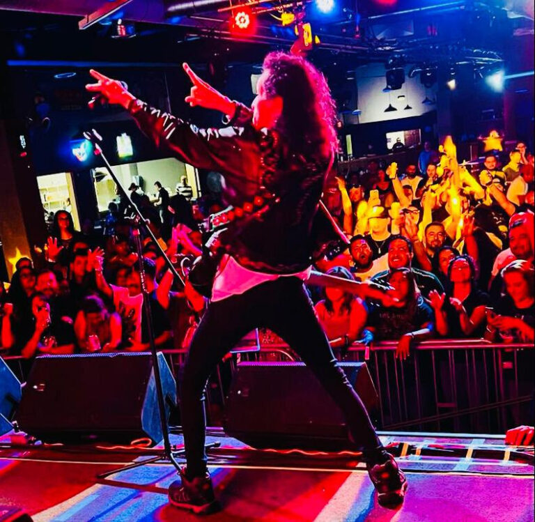 ALEX LORA Y EL TRI LANZAN SU SEGUNDO SENCILLO TENEMOS QUE ROCKEAR