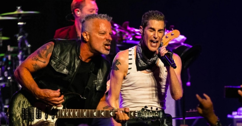 Porno for Pyros escriben y componen primera canción en 25 años