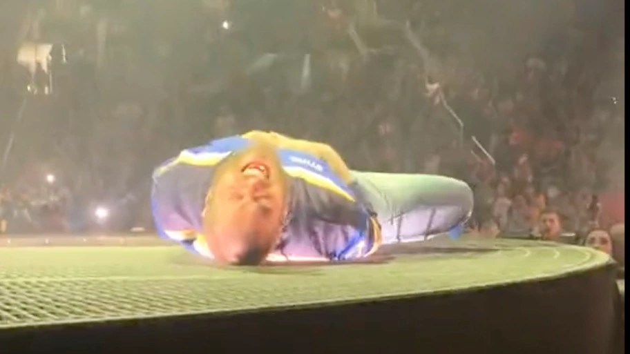 8AB39CBD-8F53-4F6B-9CF9-D513B81D0F62