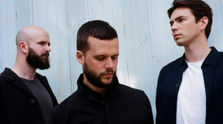 AAFAE9A6-3641-4E14-BEF5-3BCCDBE94FBF