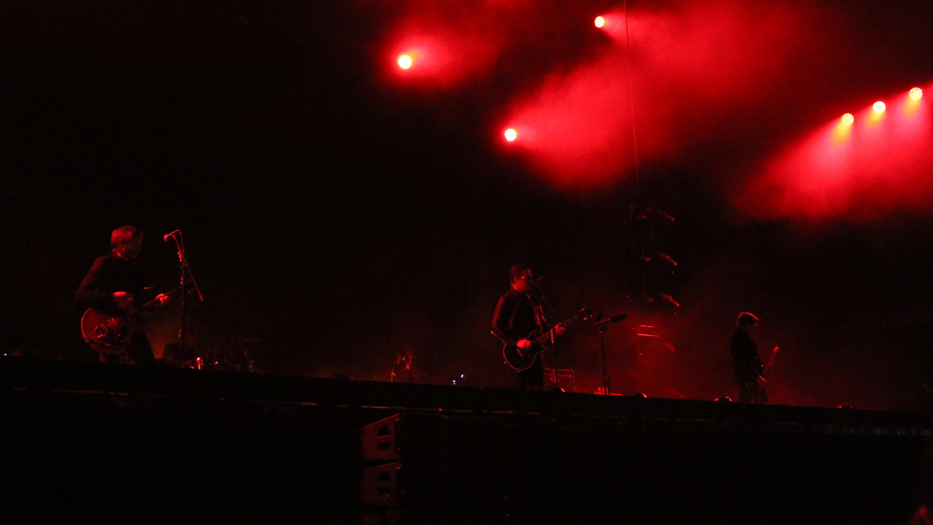INTERPOL THE WORLD IS A VAMPIRE (10)