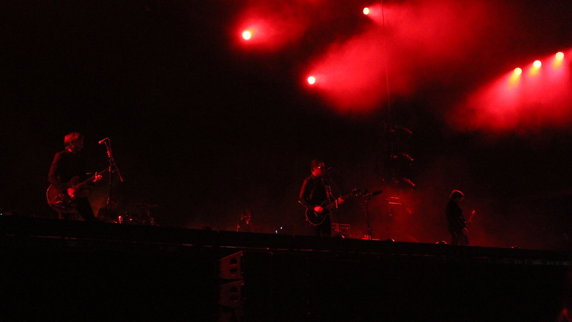 INTERPOL THE WORLD IS A VAMPIRE (11)