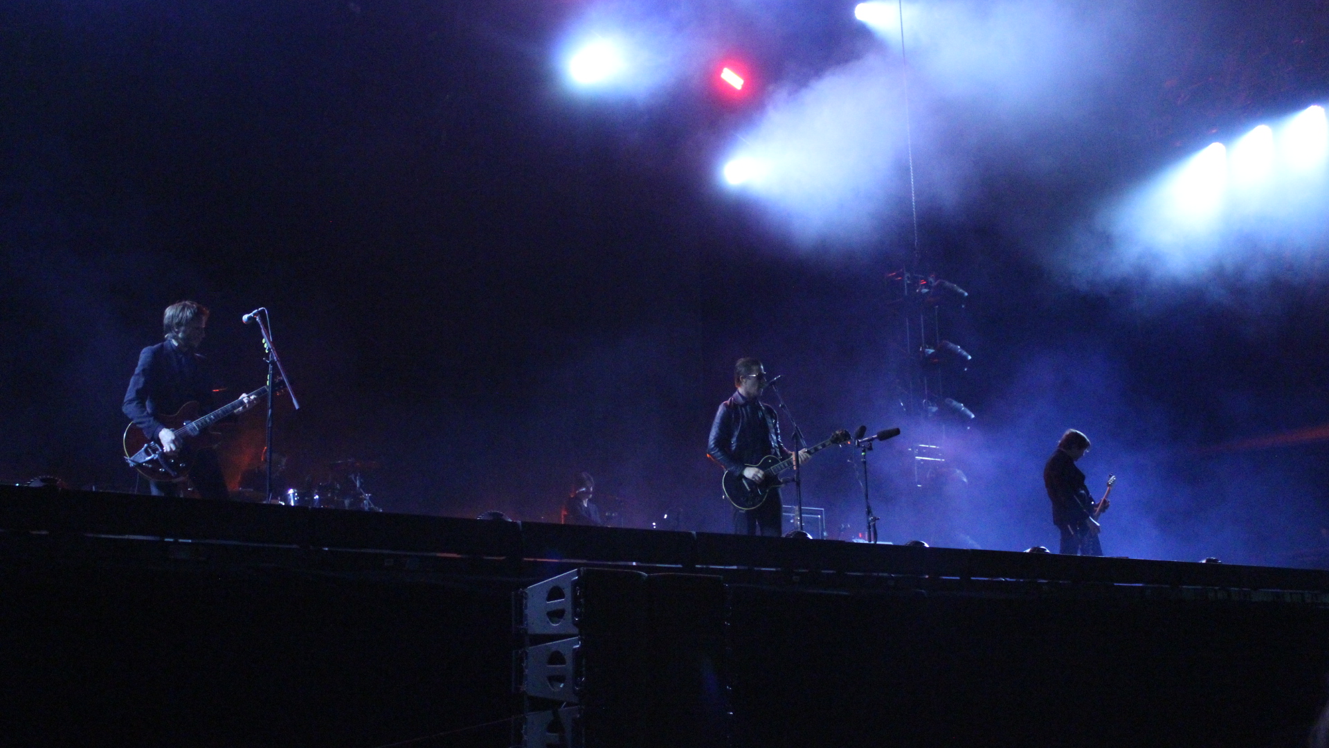 INTERPOL THE WORLD IS A VAMPIRE (12)