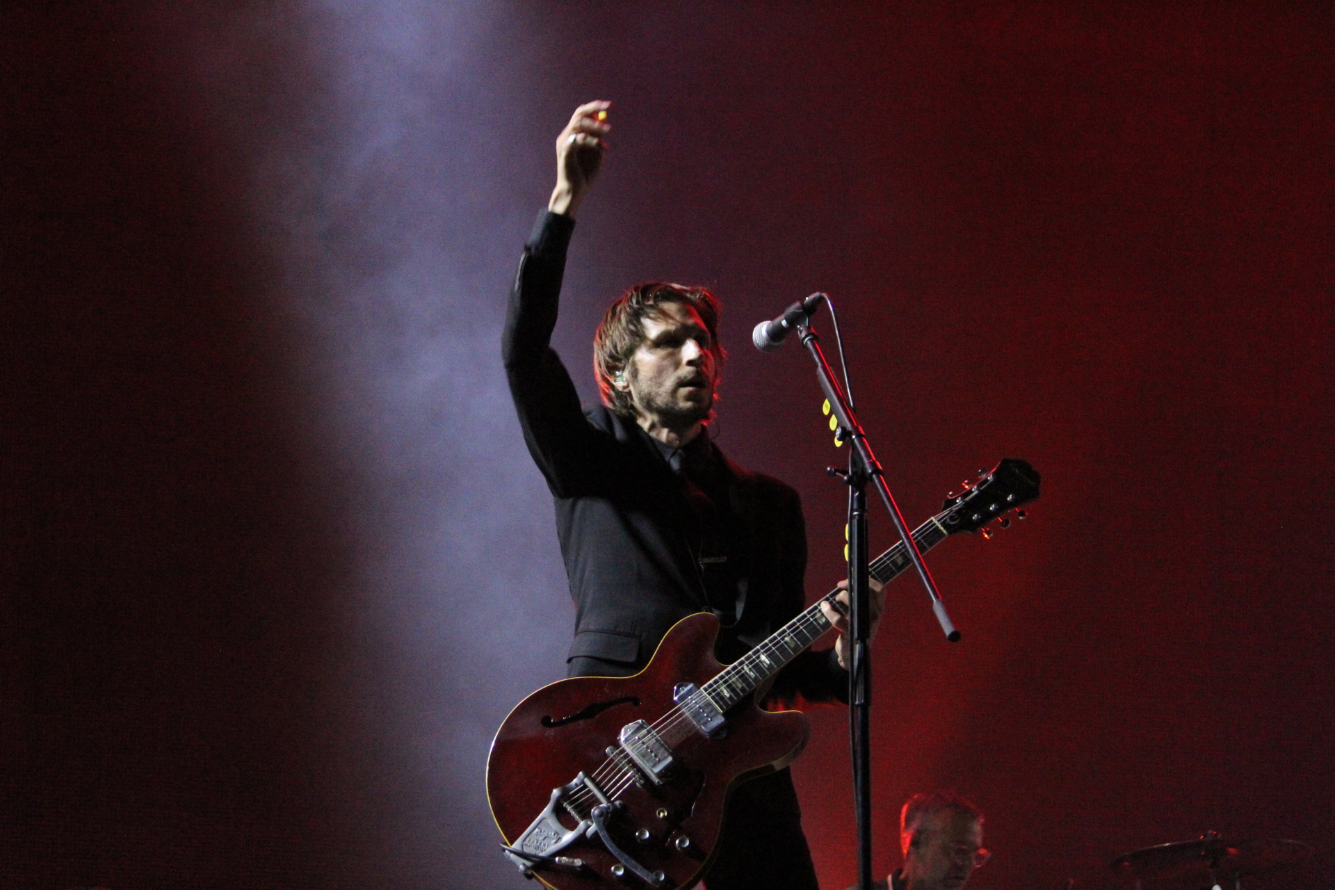 INTERPOL THE WORLD IS A VAMPIRE (19)