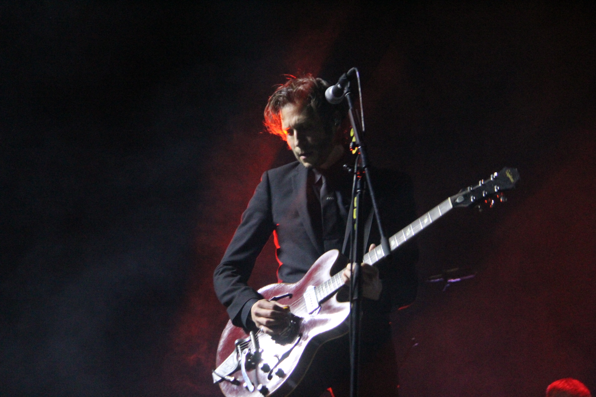 INTERPOL THE WORLD IS A VAMPIRE (37)