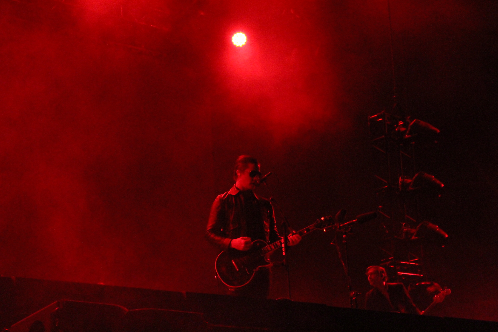 INTERPOL THE WORLD IS A VAMPIRE (8)
