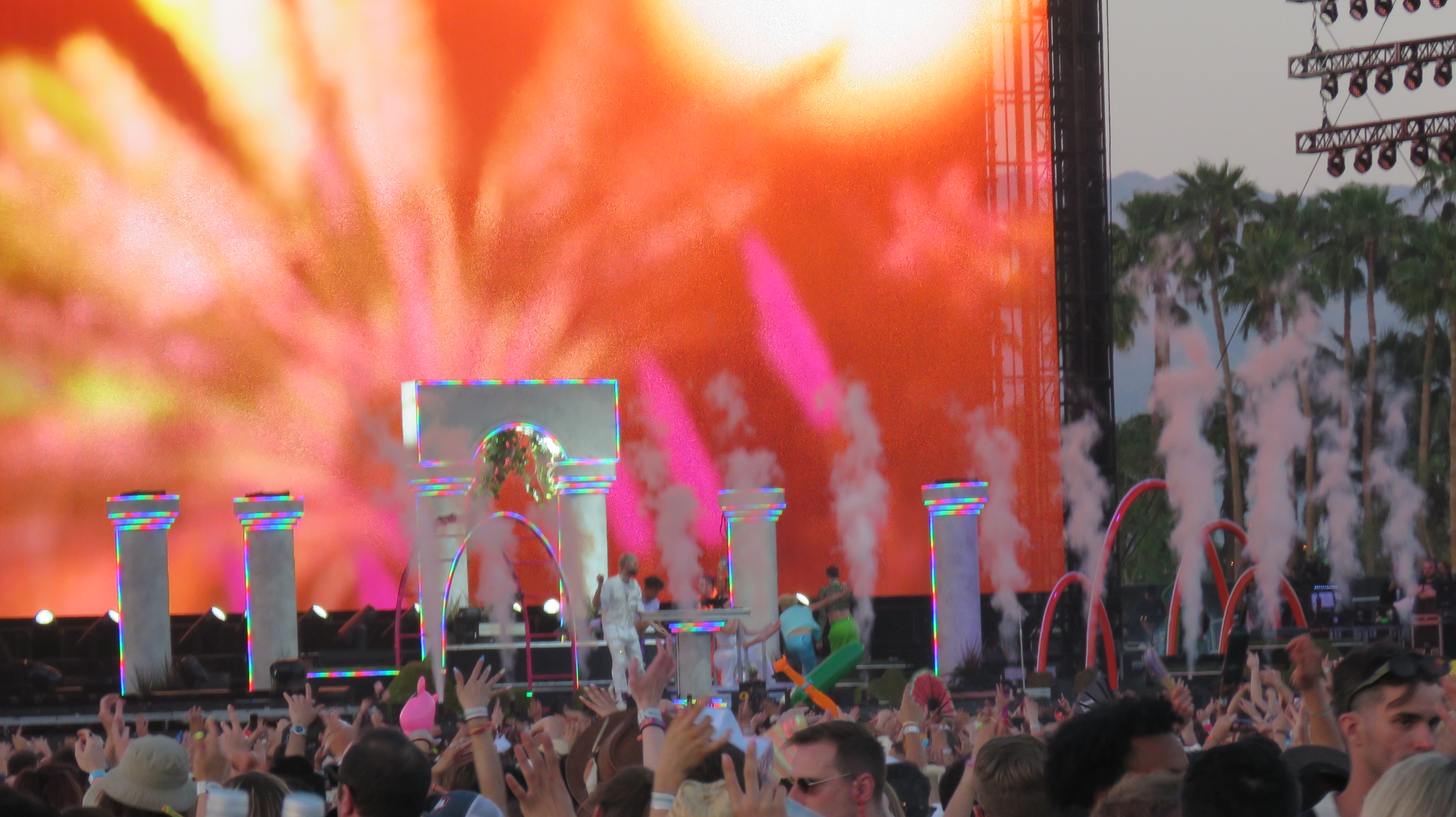 Sofi Tukker en Coachella 2023 (12)