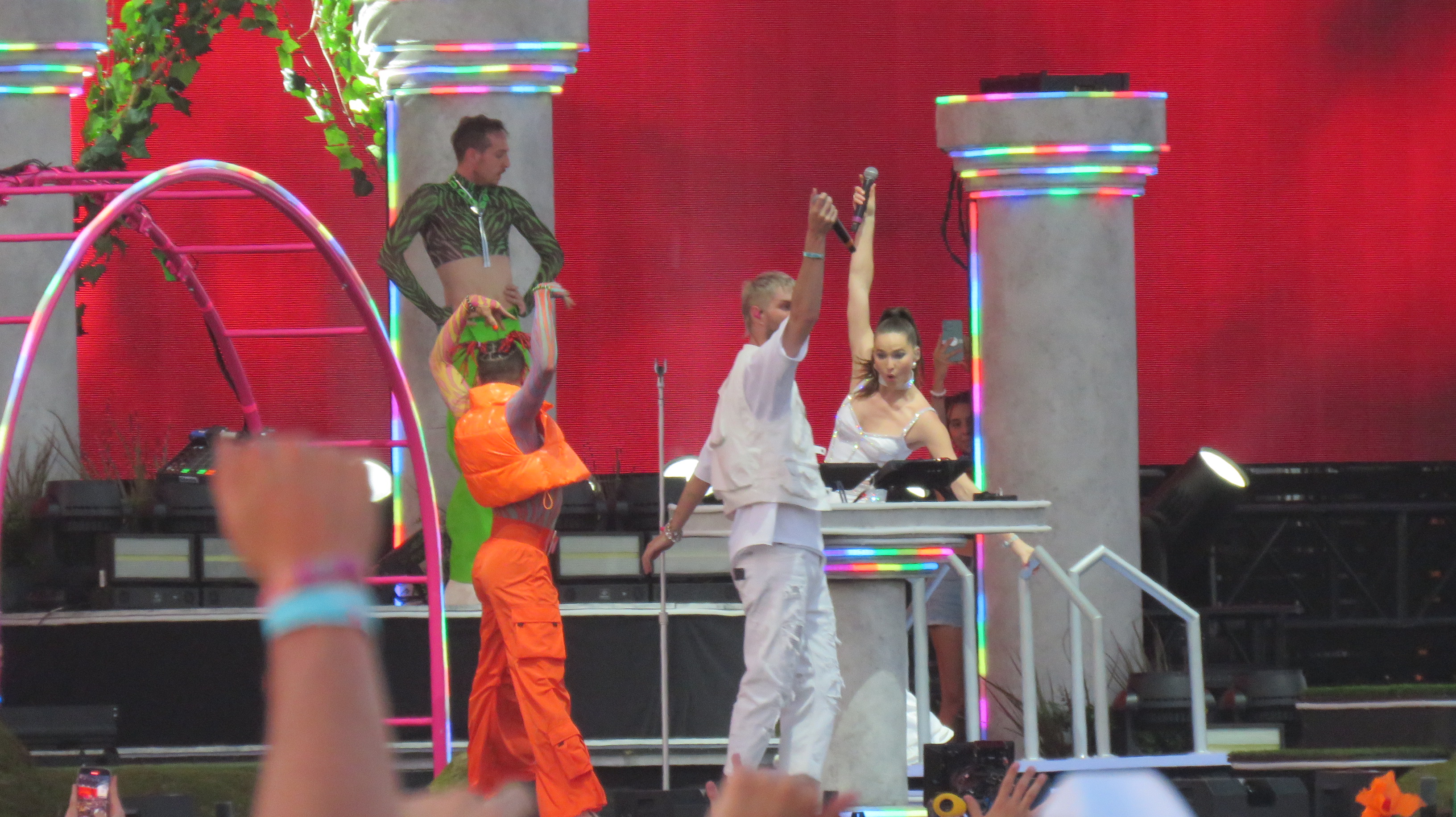 Sofi Tukker en Coachella 2023 (14)