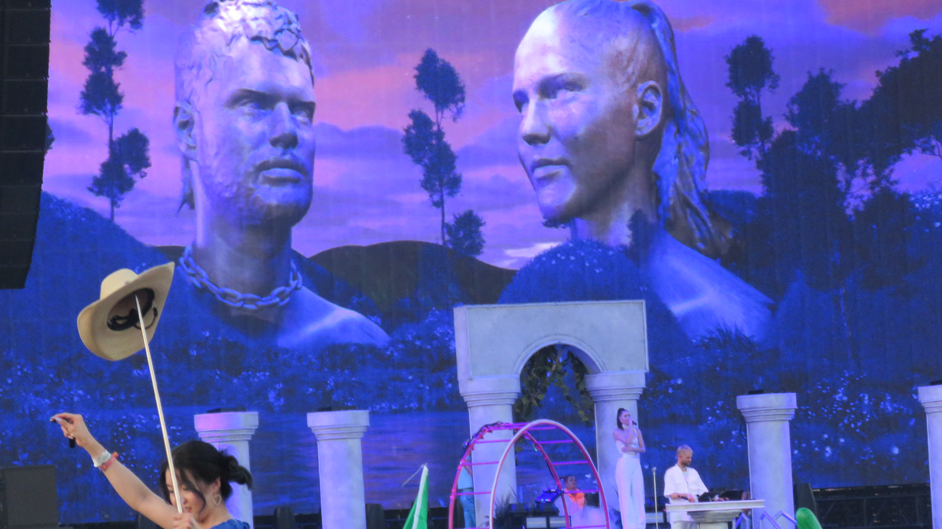 Sofi Tukker en Coachella 2023 (32)