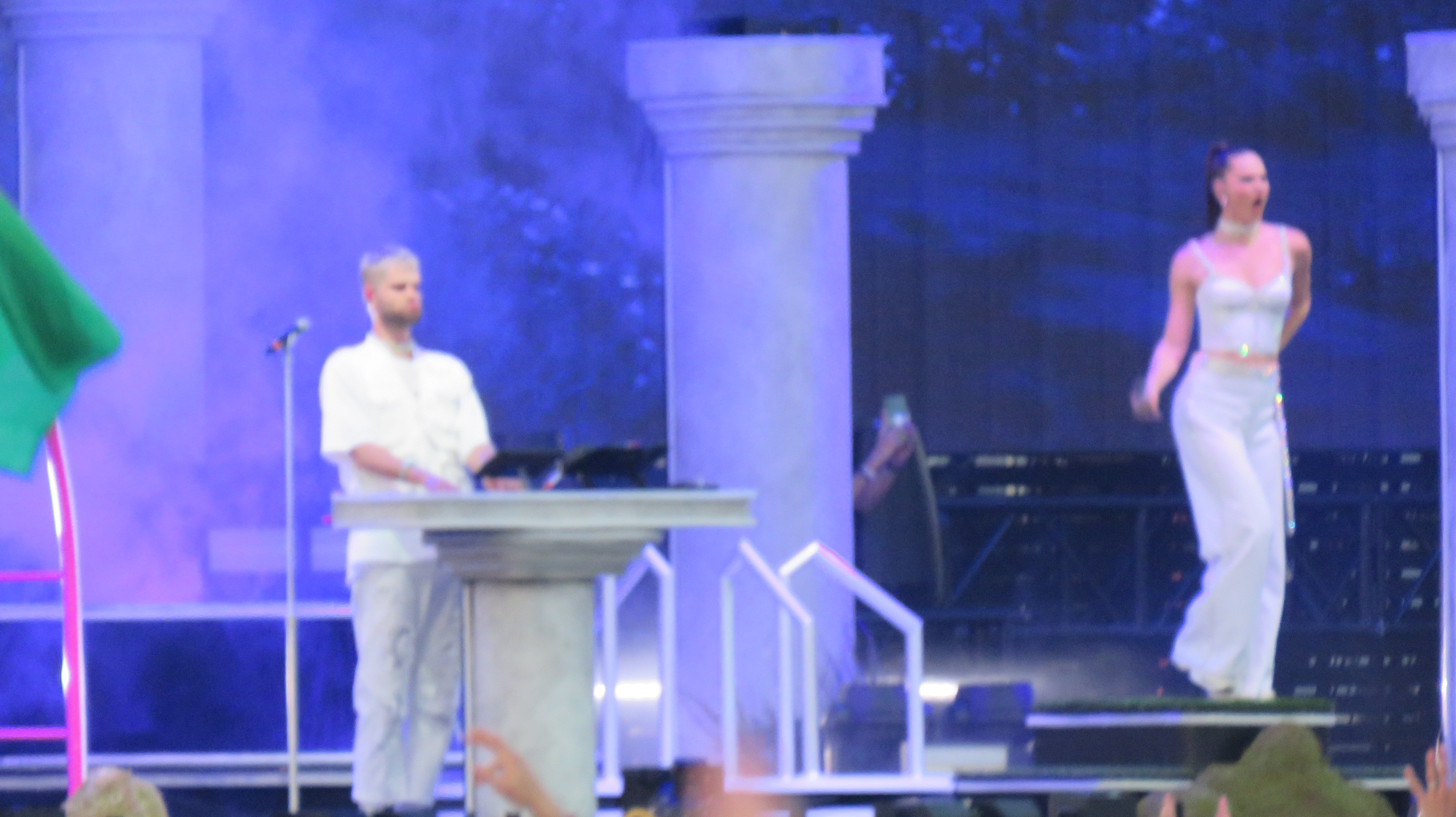 Sofi Tukker en Coachella 2023 (37)