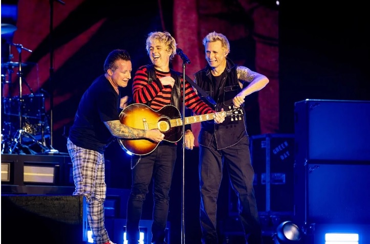 Green Day vende playeras con la imagen de Donald Trump