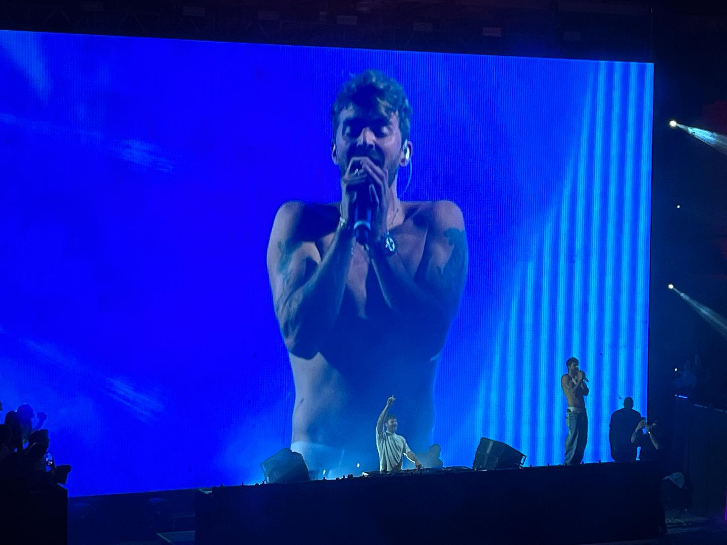 the chainsmoker (3)