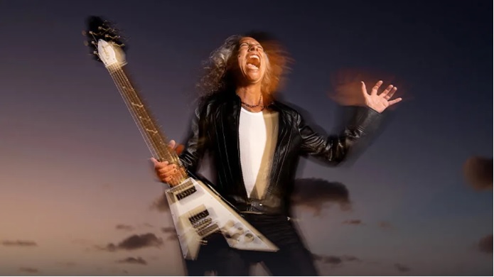 Kirk Hammett y Epiphone de Metallica presentan la guitarra Flying V Signature modelo 1979