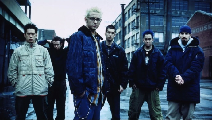 Linkin Park demandado por el primer bajista por regalías por más de 20 canciones