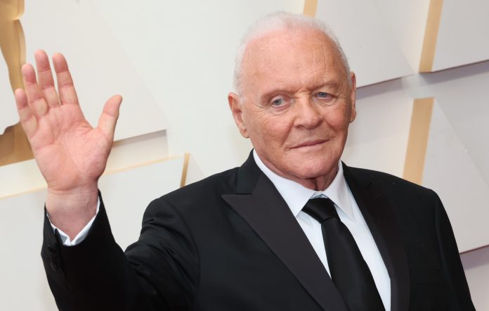 Anthony Hopkins trabaja en una autobiografía