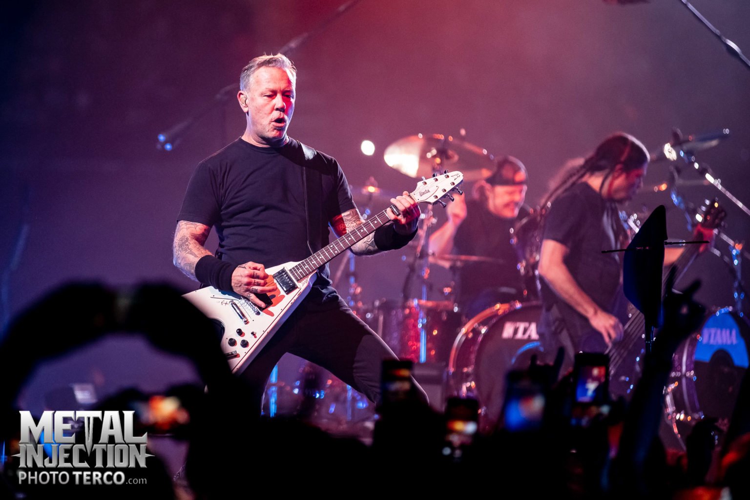JAMES HETFIELD y ROBERT TRUJILLO nombran sus canciones favoritas de METALLICA para tocar en vivo