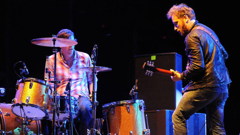 The Black Keys abandonan a sus mánagers después de la polémica con su gira